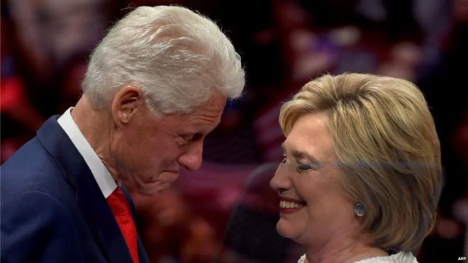 El matrimonio Clinton ha tenido una controvertida relación con México. AFP