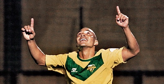 Janderson Pereira abrió la cuenta en el partido Petapa - Siquinalá. (Foto Prensa Libre: Hemeroteca PL)