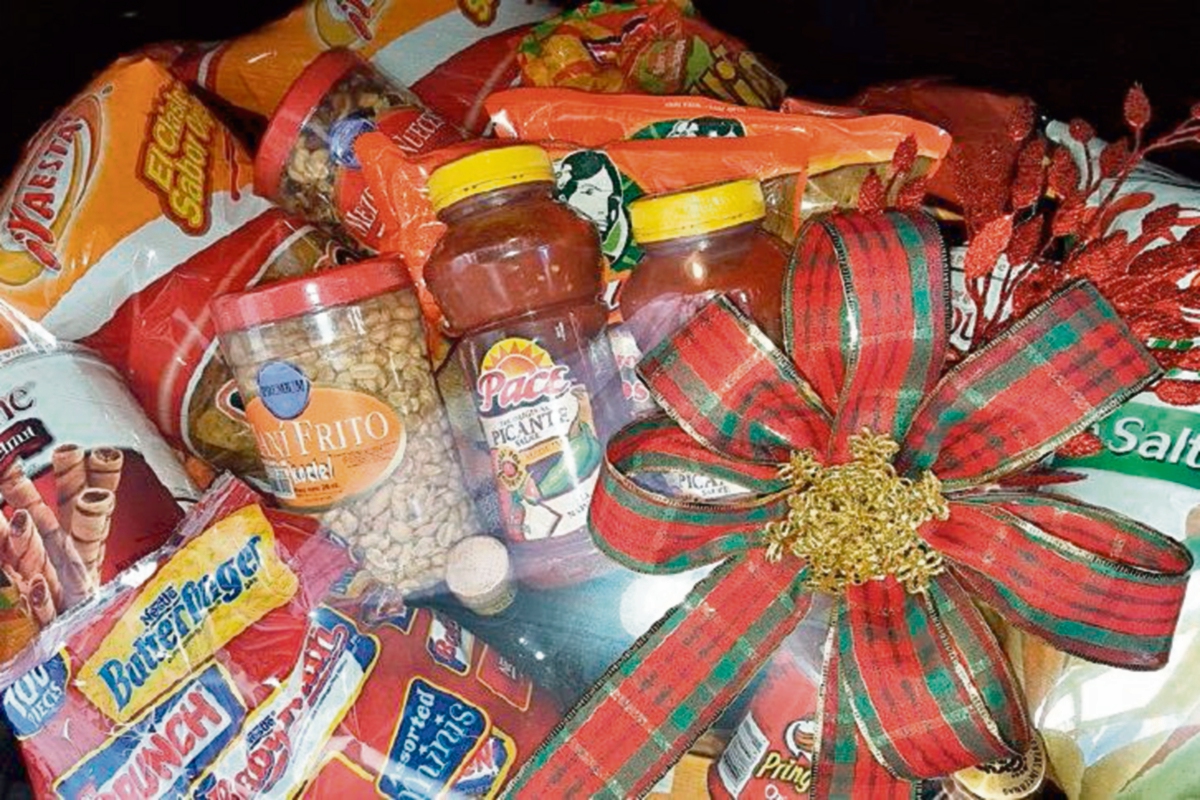 canasta ejecutiva es la que contiene producto nacional e importado, en su mayoría dulces. (Foto Prensa Libre: cortesía Wendy Serrano)