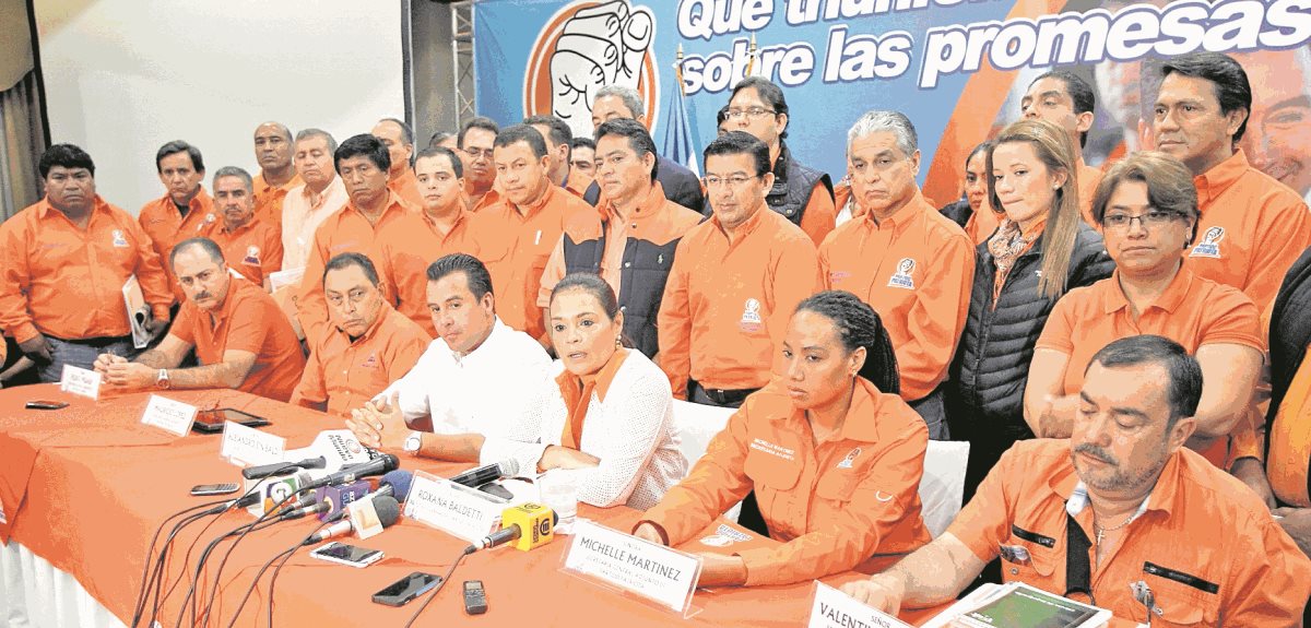 El comité ejecutivo del PP, en una conferencia de prensa el año pasado. (Foto Prensa Libre: Hemeroteca PL)