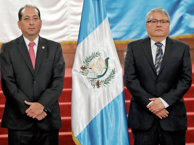 Sergio Recinos fue juramentado ayer como presidente del Banguat y de la Junta Monetaria. Como vicepresidente se designó a Alfredo Blanco, para el período 2018-2022.