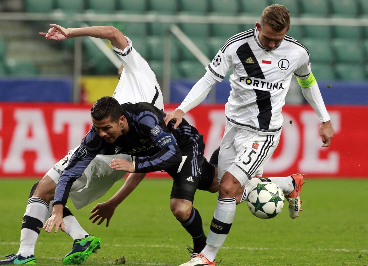 El Real Madrid tuvo que venir de atrás para recuperar el empate en un partido donde el Legia le había remontado. (Foto Prensa Libre: AP)