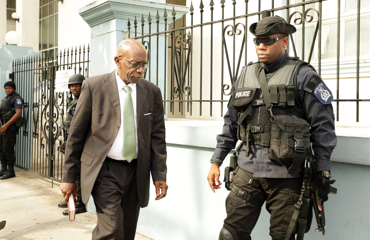 Jack Warner recibe otra dura noticia luego de que se le comunicará su extradición. (Foto Prensa Libre: EFE)