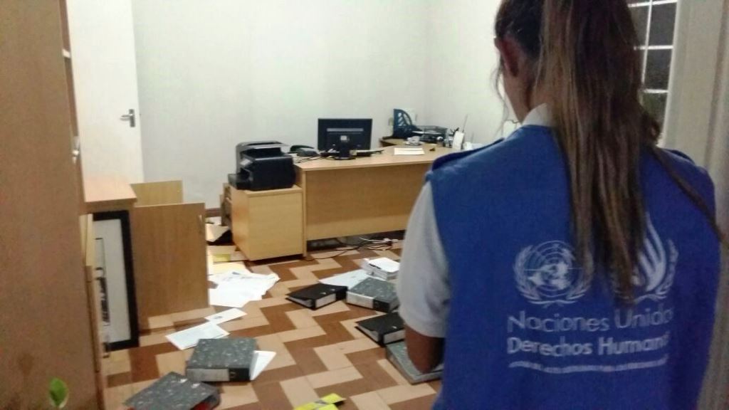 Tres hombres armados irrumpieron este martes en la sede de la organizacion Impunity Watch en Guatemala, las autoridades investigan el caso. (Foto Prensa Libre: @Albrunori)