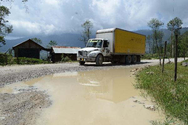 El tramo que se debe asfaltar tiene  37 kilómetros de longitud.