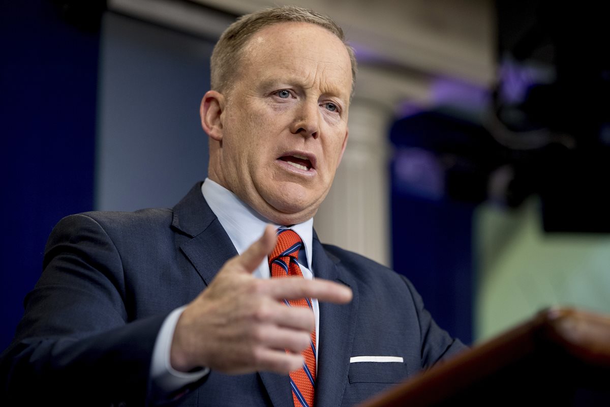 El portavoz de la Casa Blanca, Sean Spicer, durante la conferencia de prensa. Foto Prensa Libre: AP