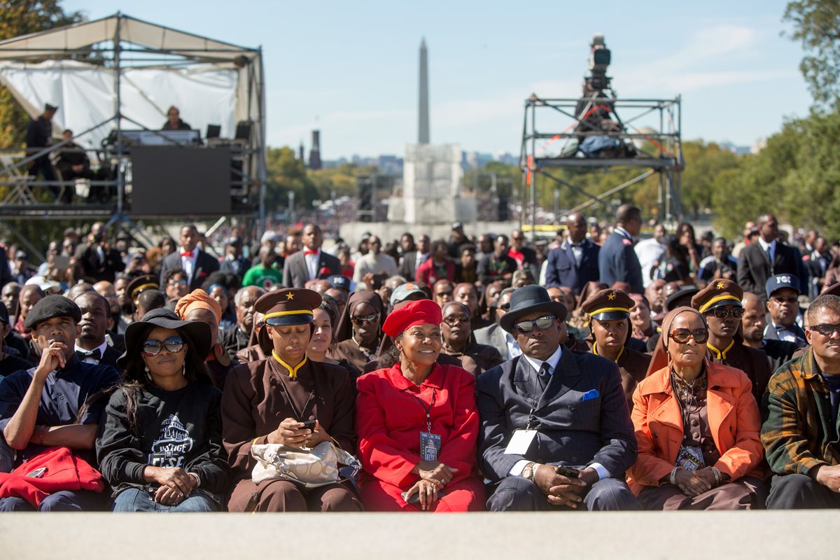 Miles de manifestantes se congregaron este sábado en Washington cerca del Capitolio. (Foto Prensa Libre: AFP).