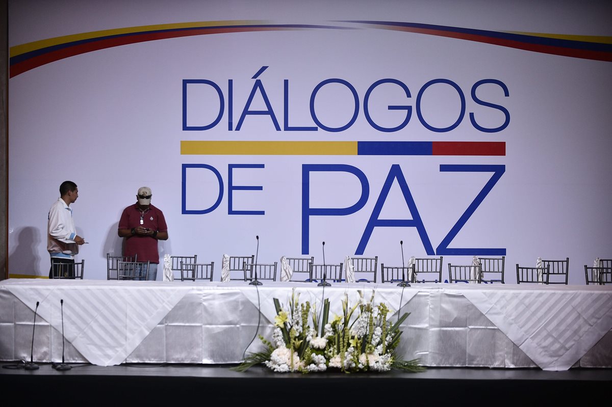 La mesa estaba preparada en Quito, Ecuador, pero Santos suspendió diálogo con el ELN. (Foto Prensa Libre: AFP).