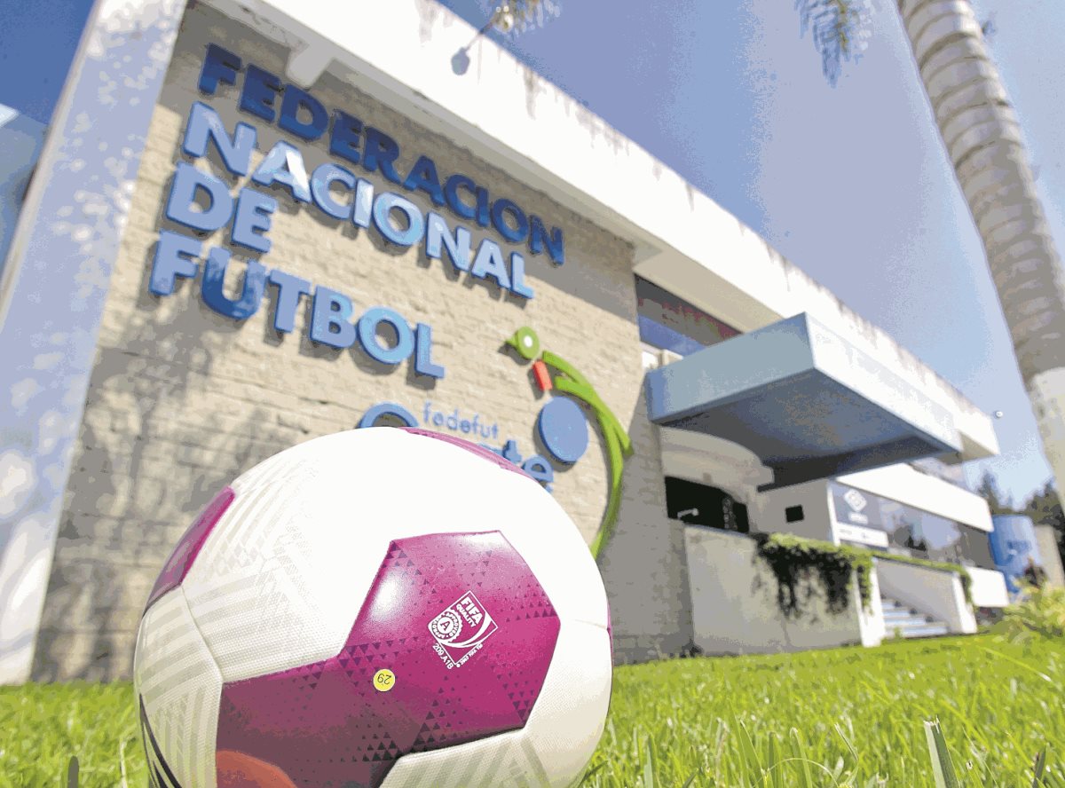 El futuro del futbol guatemalteco está en manos de CDAG. (Foto Prensa Libre: Hemeroteca PL)