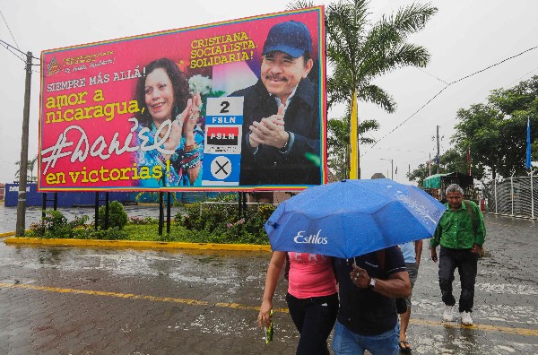 Los campesinos del departamento de Rivas temen que la reelección de Ortega represente represalias por la expropiación para construcción de un canal. (Foto Prensa Libre: AFP)