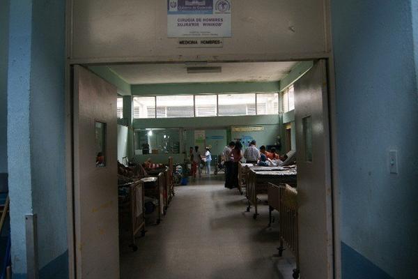 Área de cirugía de hombres del Hospital Nacional de Chiquimula, donde personal ya efectuó la esterilización. (Foto Prensa Libre: Edwin Paxtor)   <br _mce_bogus="1"/>
