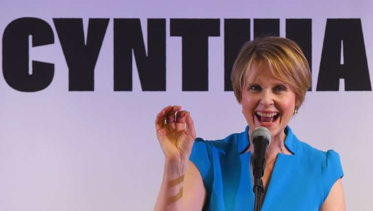 Cynthia Nixon, como candidata a gobernadora, se ha propuesto transformar el panorama social de Nueva York (Foto Prensa Libre: AFP).