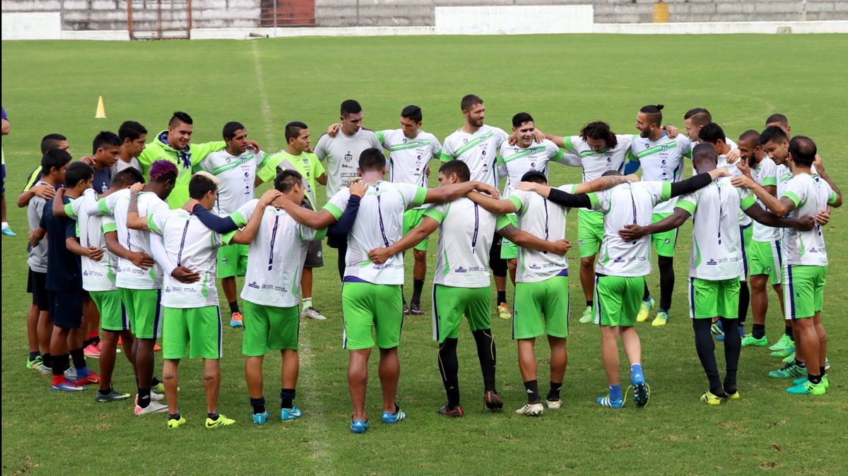 Antigua GFC, Municipal y Comunicaciones son los equipos que más se benefician con el reglamento que les permite tener futbolistas nacionalizados. (Foto Prensa Libre: Hemeroteca PL)