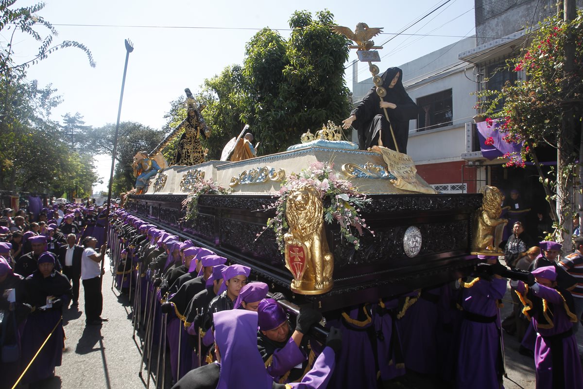 La procesión de Jesús de La Merced, patrón jurado de la ciudad es la última de la semana santa donde sale el Nazareno. (Foto: Óscar Rivas)