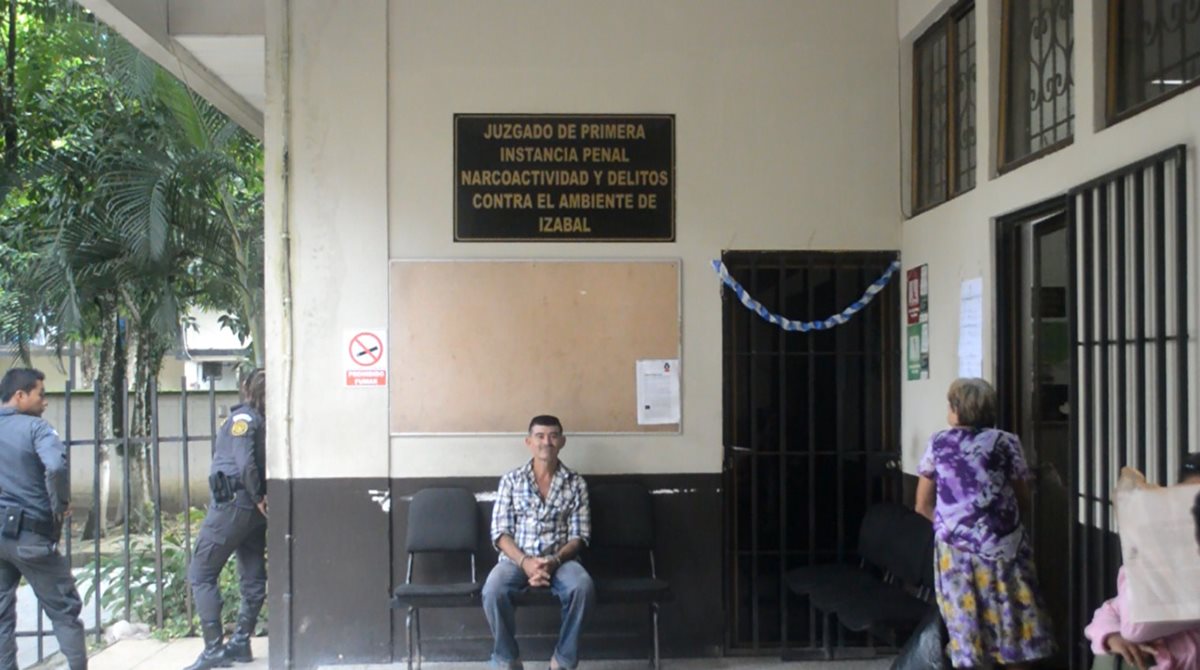 Karla María Rosa Chinchilla fue escuchada en Juzgado Pluripersonal de Primera Instancia Penal, Narcoactividad y Delitos Contra el Ambiente de Izabal. (Foto Prensa Libre: Dony Stewart)