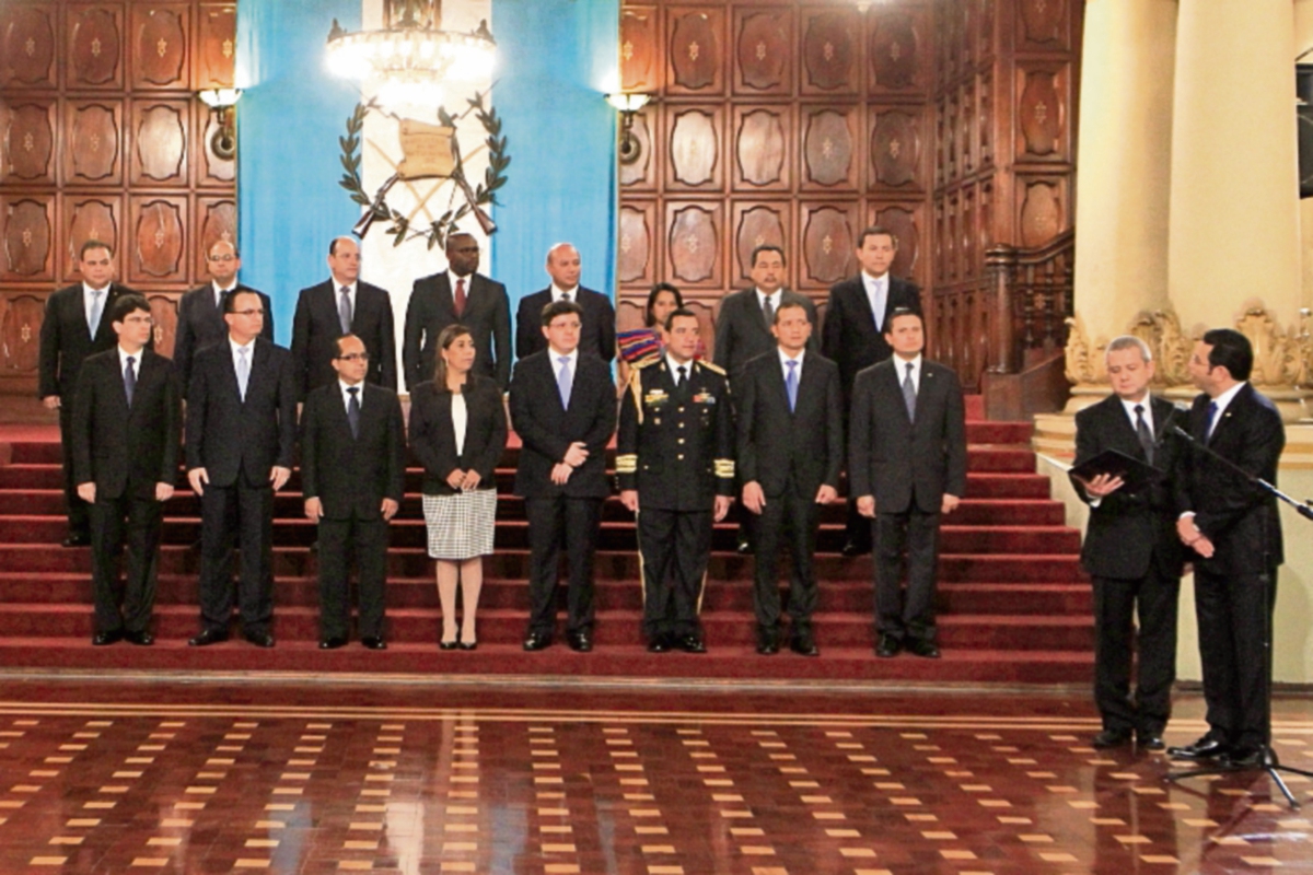 El Gabinete se integró por primera vez, luego de haber sido juramentado el pasado jueves. (Foto Prensa Libre: Hemeroteca PL)