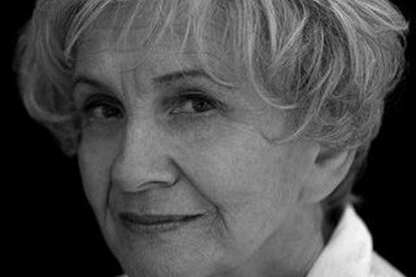 Alice Munro ganadora del Premio Nobel de Literatura 2013 (Foto Prensa Libre: Archivo)<br _mce_bogus="1"/>