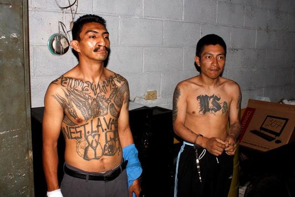 Los presuntos extorsionistas pertenecen a la Mara Salvatrucha y fueron detenidos luego de una persecución. (Foto Prensa Libre: Omar Méndez)<br _mce_bogus="1"/>