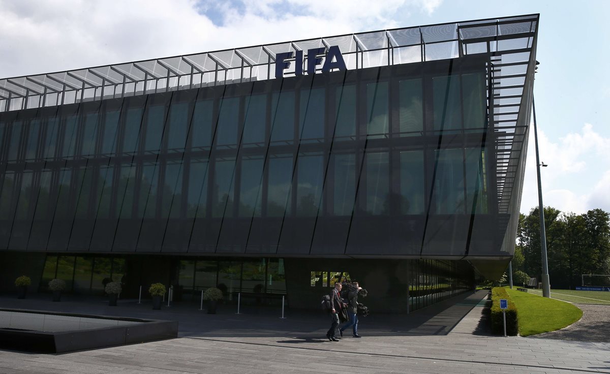 Los escándalos de corrupción en Fifa siguen saliendo a luz. (Foto Prensa Libre: EFE)