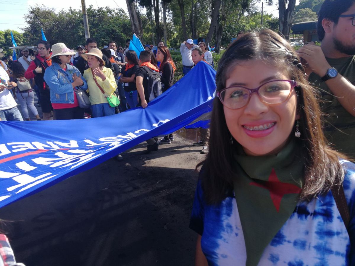 La secretaria de la AEU, Lenina García, indica que la marcha será pacífica y buscará llegar a la Plaza de la Constitución.