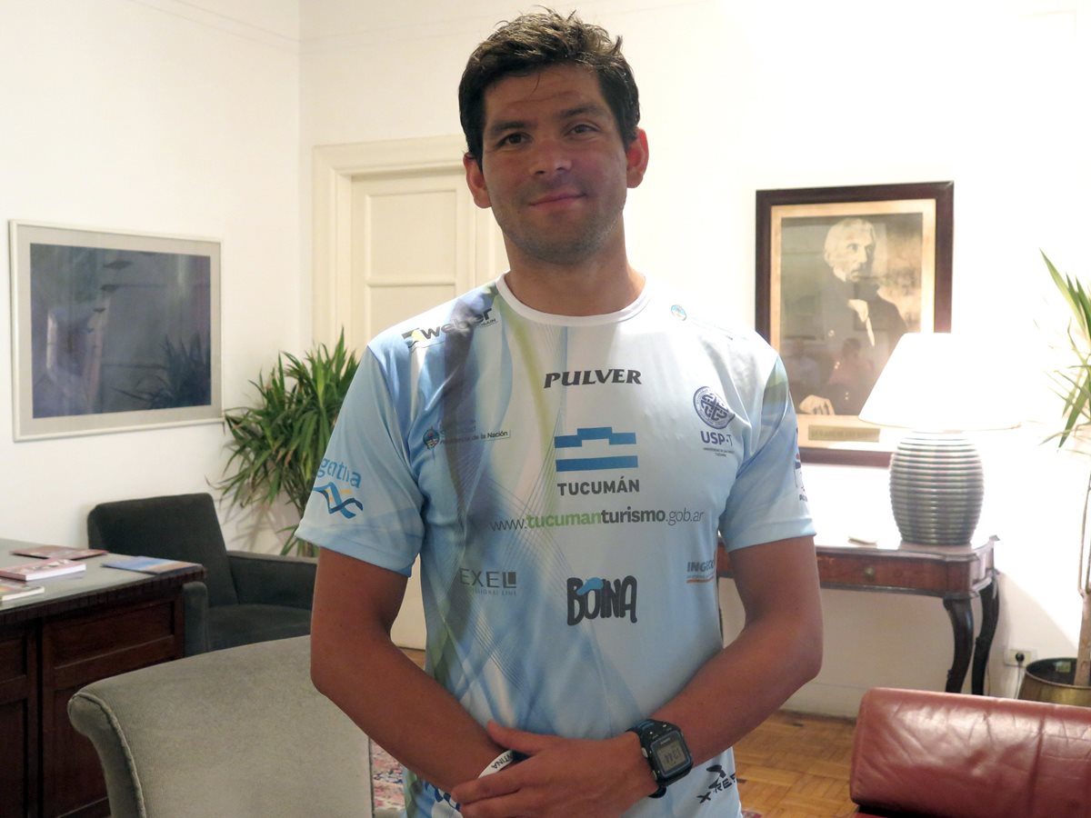 El nadador argentino Matías Ola, se siente satisfecho tras alcanzar su sueño de nadar los cinco continentes del planeta. (Foto Prensa Libre: EFE)