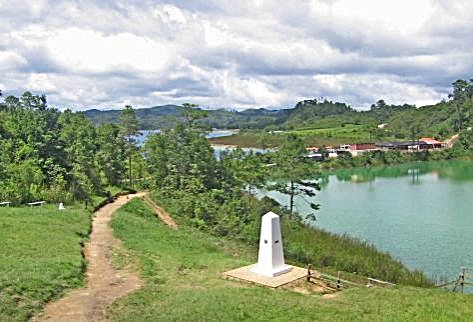 En la línea divisoria entre México y Guatemala no existen obstáculos que impidan pasar de un territorio a otro.
