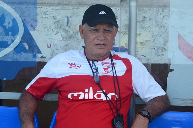 Wálter Clavería, técnico de Suchi, confía mejorar el nivel del equipo en el Clausura 2017. (Foto Prensa Libre: Omar Méndez).