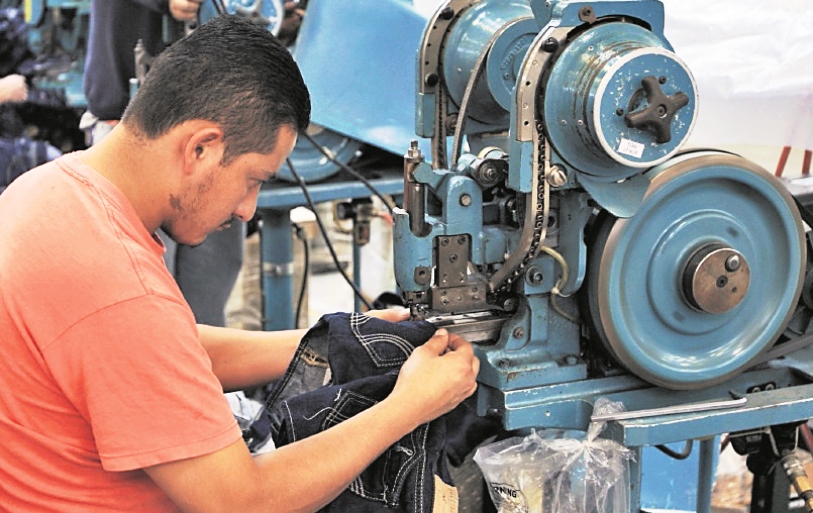 El gobierno costarricense  impulsa un programa para combatir el desempleo.  (Foto Prensa Libre: HUGO NAVARRO)