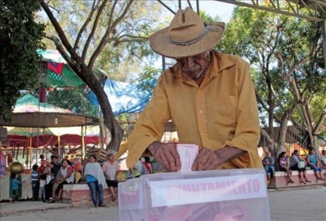 Elecciones en el municipio mexicano de Tixtla. (Foto Prensa Libre: EFE)