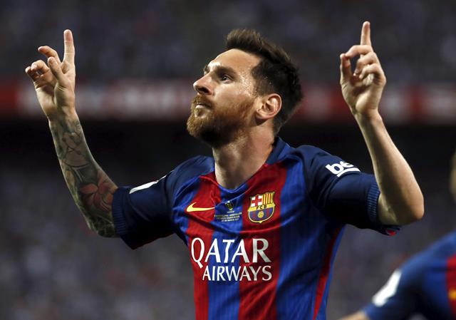 El astro argentino del Barcelona, Lionel Messi, logró evadir la prisión por una multa económica. (Foto Prensa Libre: EFE)