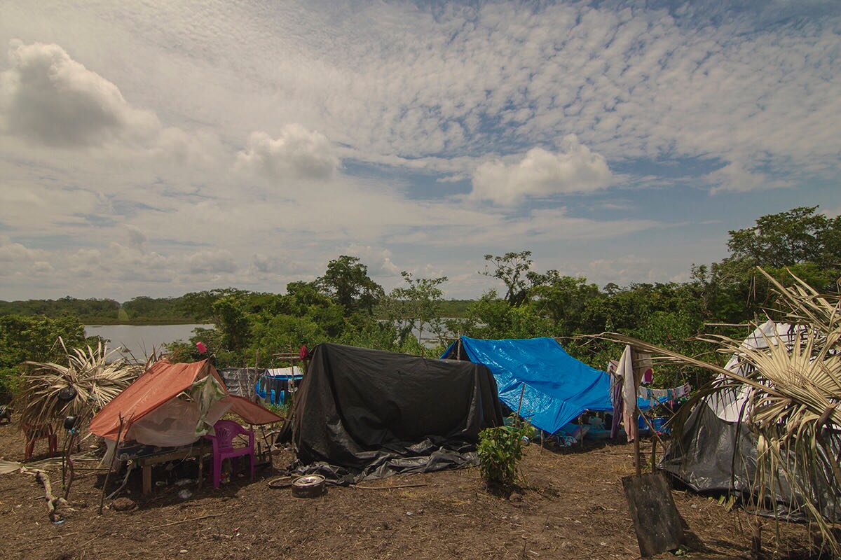 En la Democracia, Tenosique, Tabasco, México, viven las familias desalojadas. (Foto Prensa Libre: Rigoberto Escobar)