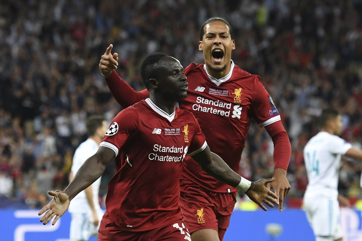 Sadio Mané anotó el gol del empate tansitorio para el Liverpool.