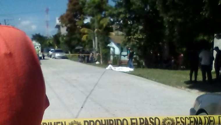 Selvin Jordani Amador Ordóñez murió baleado en Melchor de Mencos, Petén. (Foto Prensa Libre: Rigoberto Escobar)