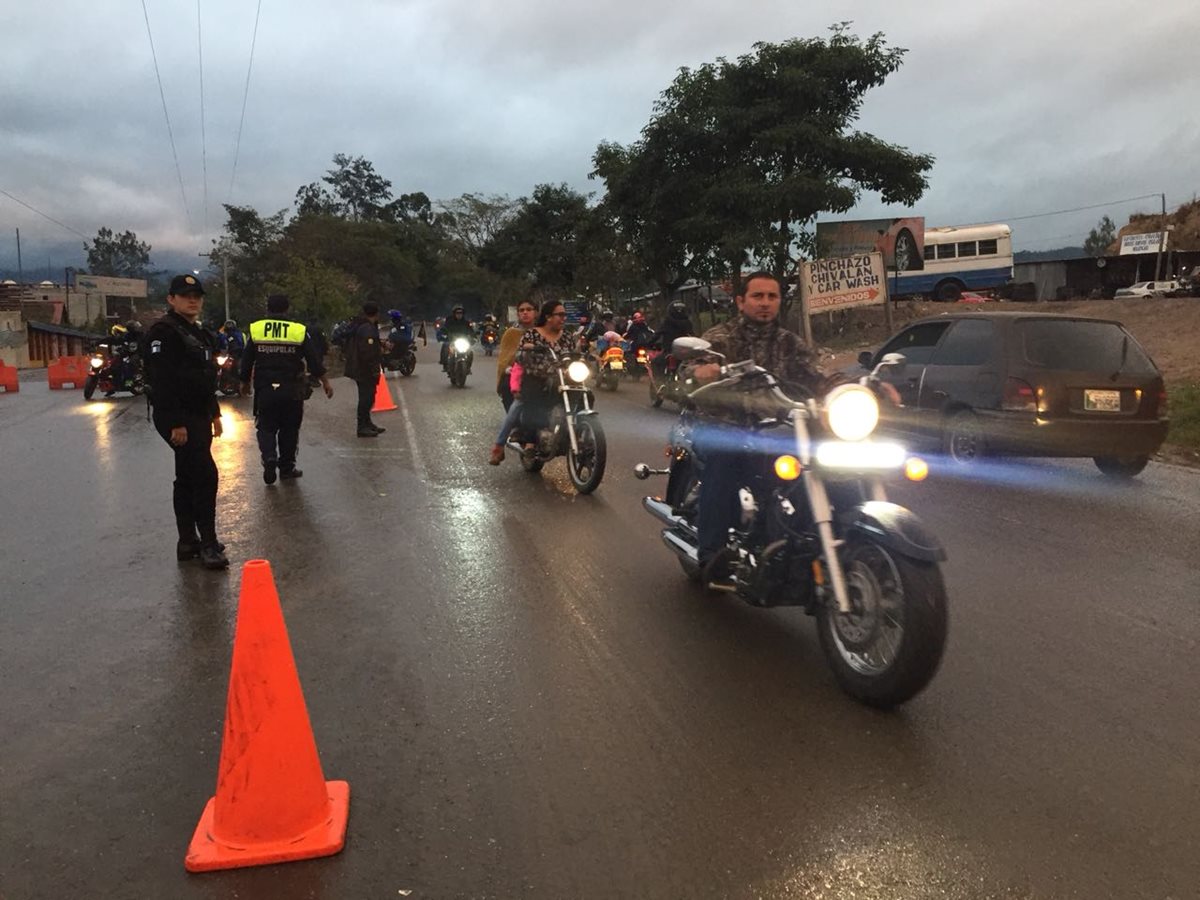 La entrada de motocicletas fue más ordenada que en años anteriores. (Foto Prensa Libre: Mario Morales)