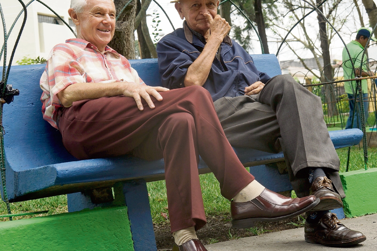 La tercera edad tiene que ir acompañada de plenitud. Deben fomentarse acciones para que los adultos mayores tengan calidad de vida. (Foto Prensa Libre: Keneth Cruz)