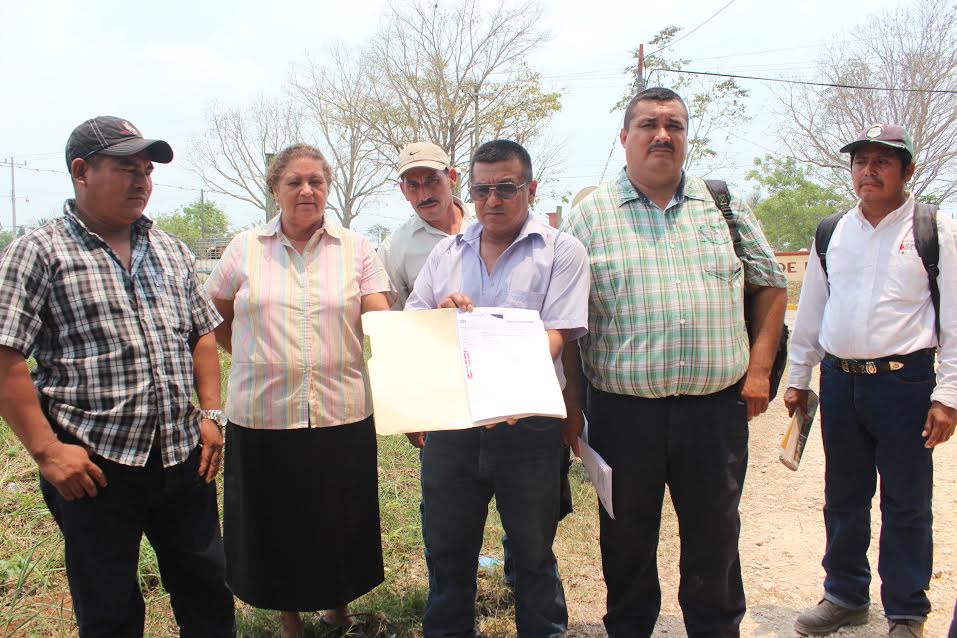 Ervin Orlando Sánchez Andrade -camisa verde de cuadros-, concejal primero de Las Cruces, Petén, fue ultimado a balazos.