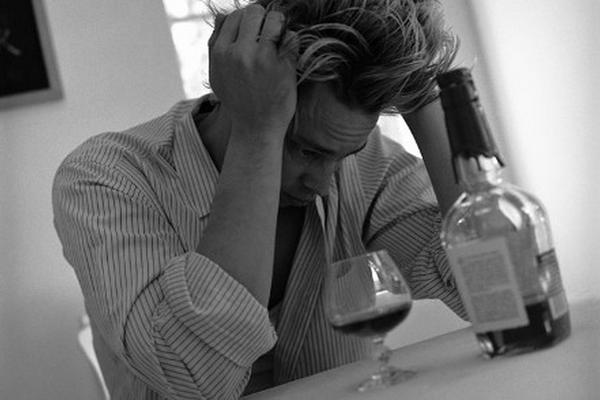 El alcoholismo es perjudicial para la salud.<br _mce_bogus="1"/>