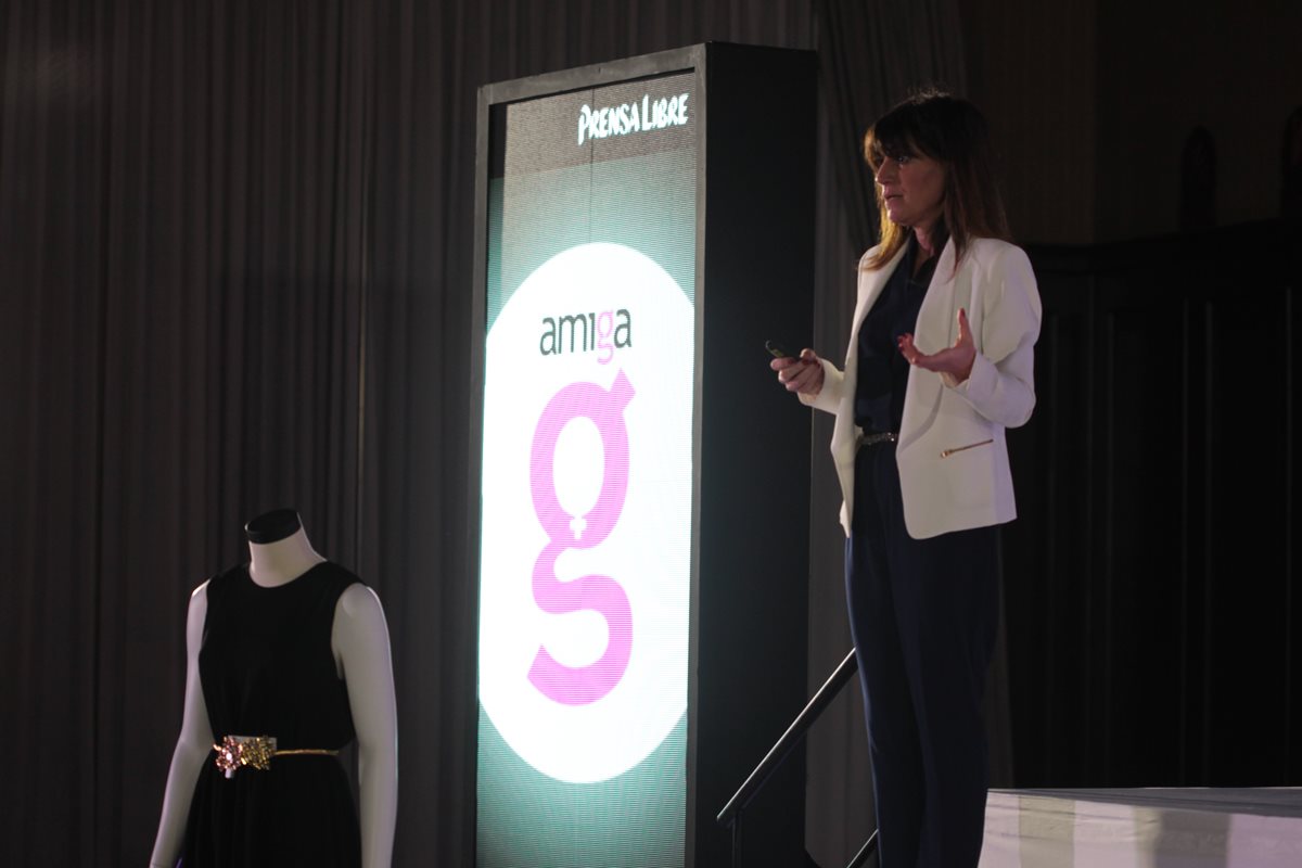 La uruguaya Daniela Sánchez estuvo en Guatemala para dar un taller sonbre imagen personal. (Foto Prensa Libre. Ángel Elías)