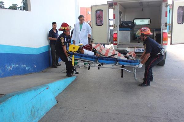 Claudia Filomena Ávila Semeya, fue llevada al Hospital Nacional de Chimaltenango. (Foto Prensa Libre: José Rosales). 