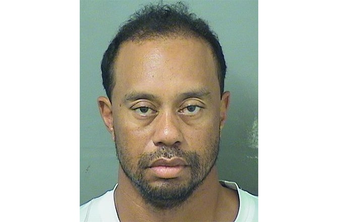 Tiger Woods fue arrestado cuando su vehículo se encontraba a un costado de la carretera a las 3 de la mañana. (Foto Prensa Libre: Hemeroteca PL)