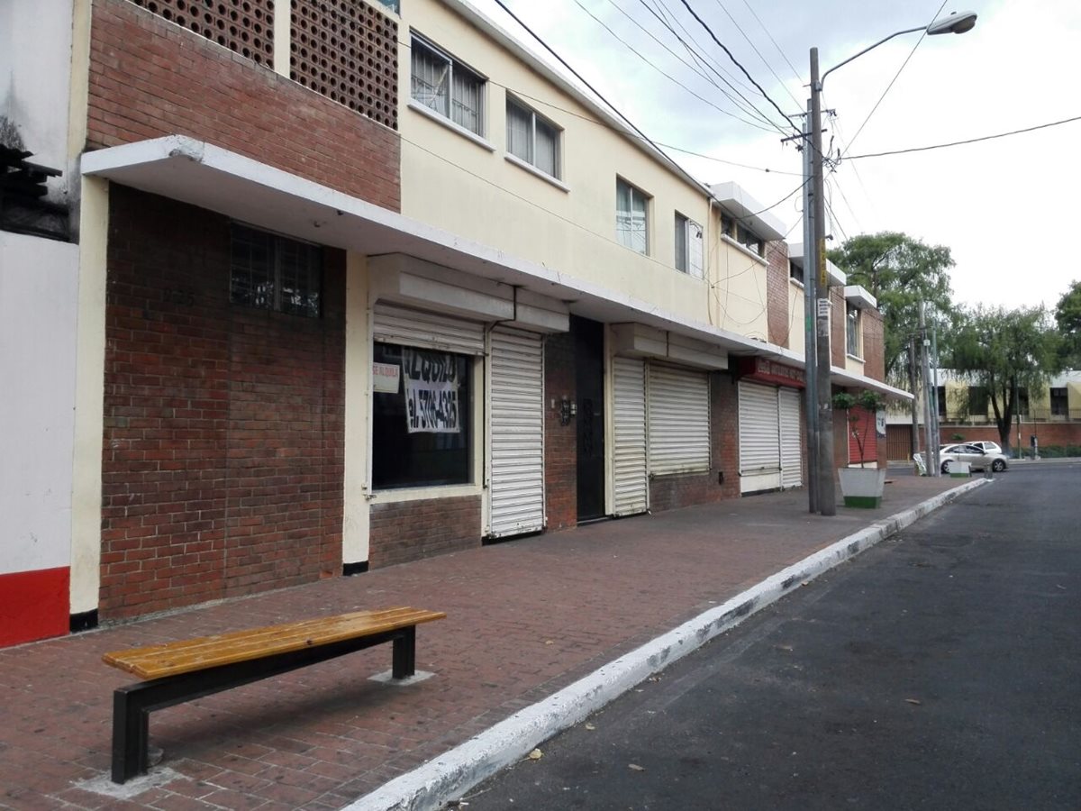 Las ventas de panes conocidas como "del Liceo" permanecen cerradas este jueves. (Foto Prensa Libre: Edwin Bercián)