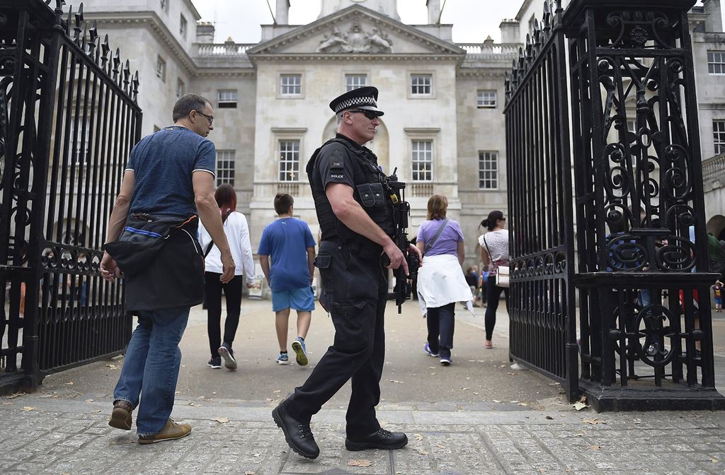 El gobierno de Inglaterra busca reducir costos por desempleo. (Foto Prensa Libre: EFE)