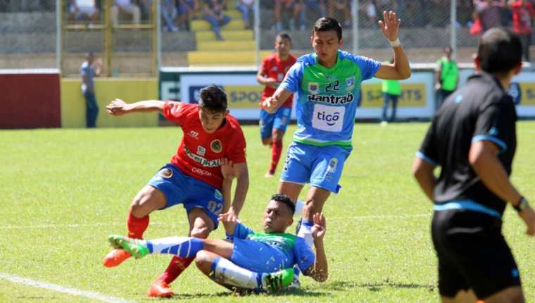 Los rojos no lograron el triunfo en su debut en el Torneo Clausura 2017. (Foto Prensa Libre: Carlos Ventura)