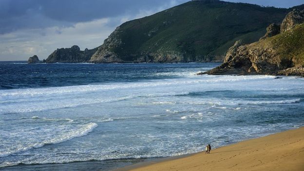 Marcela y Elisa vivieron en varios pueblos de Galicia antes de casarse. GETTY IMAGES