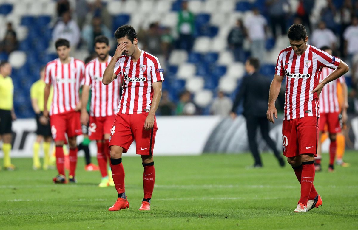 El Athletic hizo lo que pudo y al final resultó goleado frente al equipo italiano. (Foto Prensa Libre: AP)