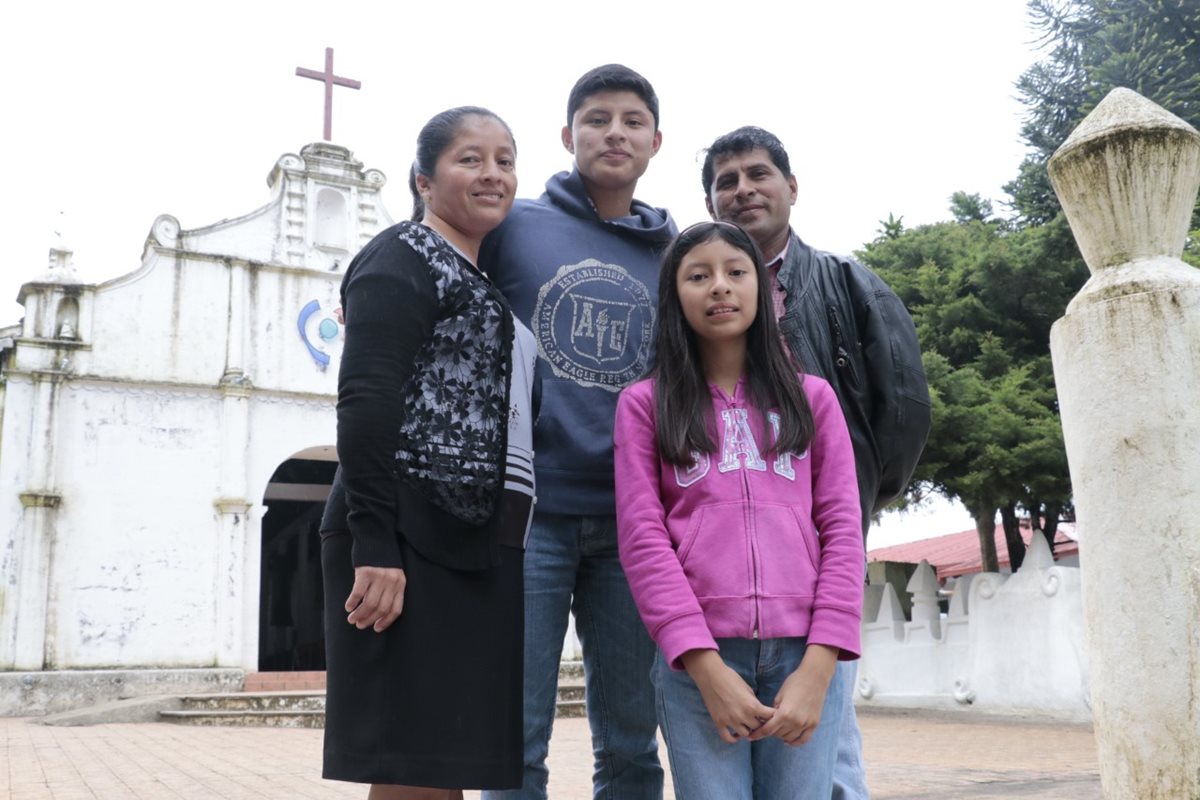 La familia de Brolin siempre lo ha apoyado y ahora le verán cumplir uno de sus sueños más grandes. (Foto Prensa Libre: Eduardo Sam Chun)