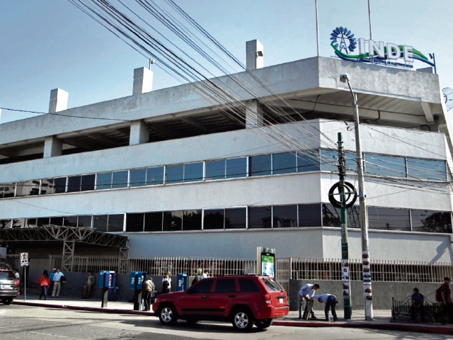 El Inde maneja un presupuesto de Q3 mil 199.1 millones, posee nueve hidroeléctricas y red de transporte de energía. EDWIN BERCIAN