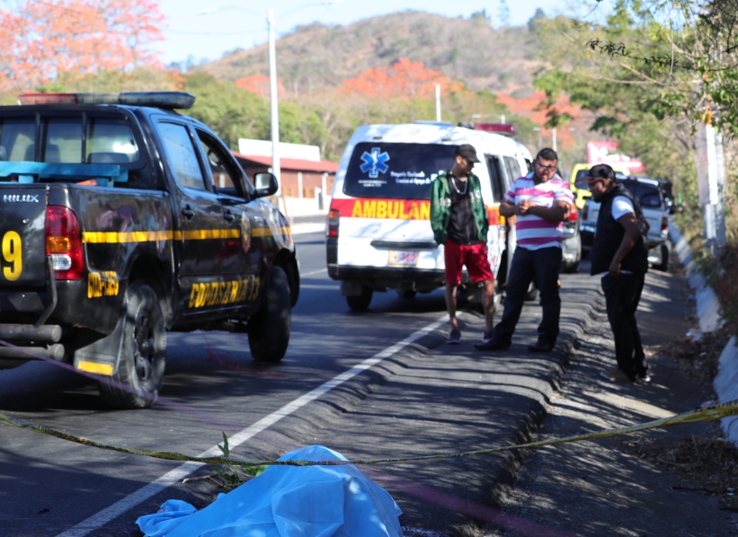 Lugar donde fue asesinado a balazos un hombre de unos 25 años en la ruta a El Salvador, este 8 de febrero. (Foto Prensa Libre: Hemeroteca PL).