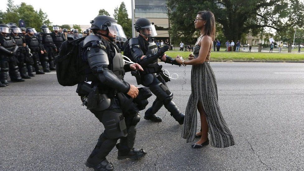 La imagen, captada en Baton Rouge, se volvió viral. REUTERS