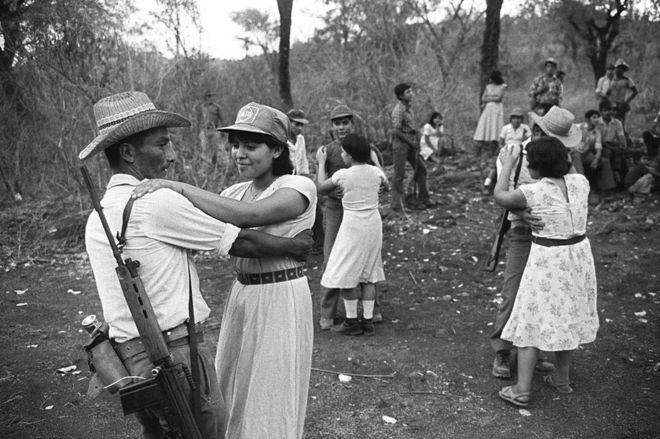 Los guerrilleros que se iban al frente perdían todo contacto con la familia. GETTY IMAGES